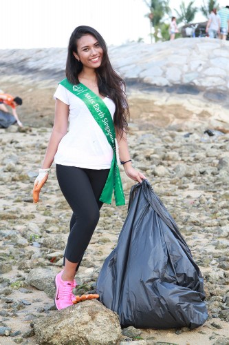 MES2015_CoastalCleanup_1000px_013