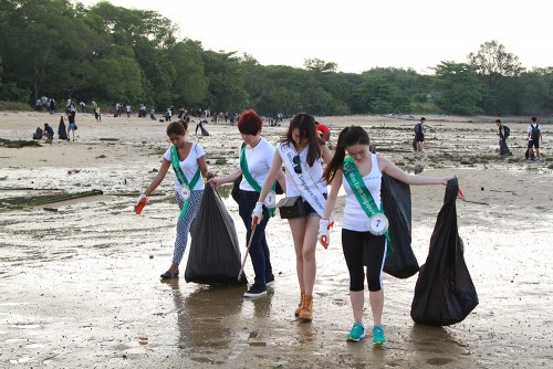 MES2015_CoastalCleanup_1000px_024